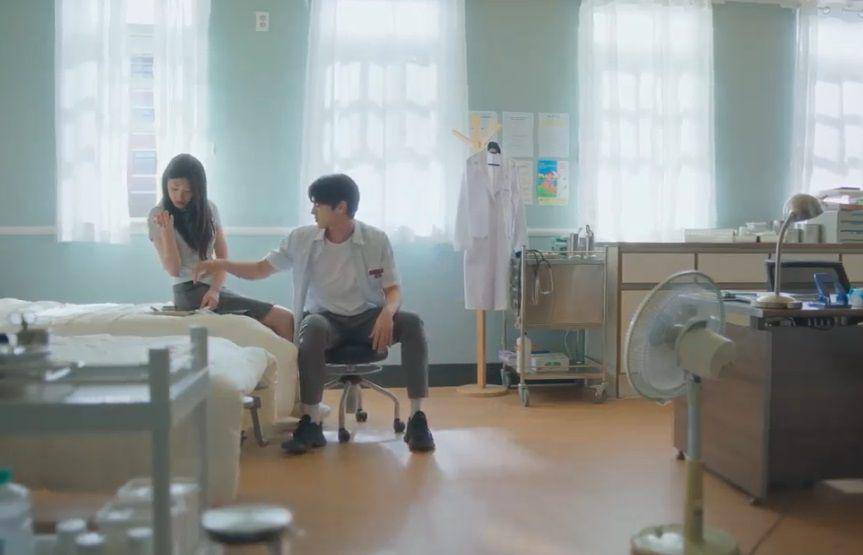 still cut drama Korea Love Your Enemy (youtube.com/@tvNDRAMA_official)