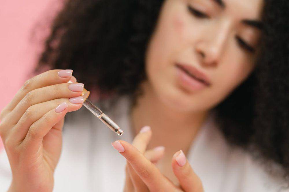 Ilustrasi retinol (pexels.com/SHVETS production)