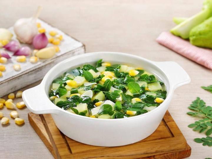 Resep Sayur Bening Daun Kelor yang Segar dan Menyehatkan
