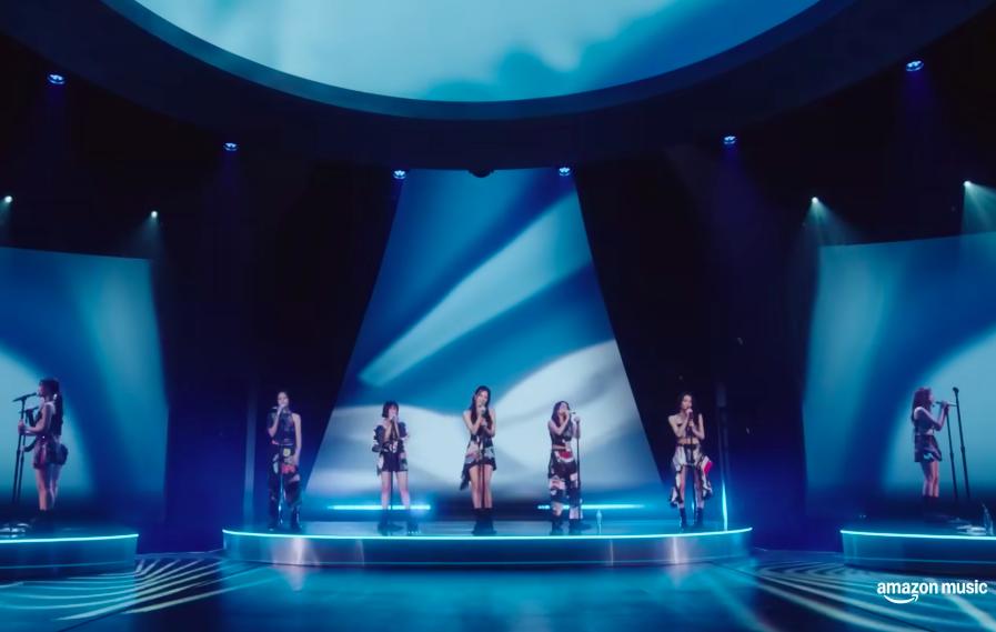 potret Twice tampil di Amazon Music Live (via YouTube.com/Amazon Music)