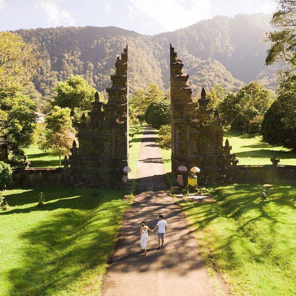 Gapura masuk kawasan Handara Golf & Resort Bali (instagram.com/handaragolfresort)