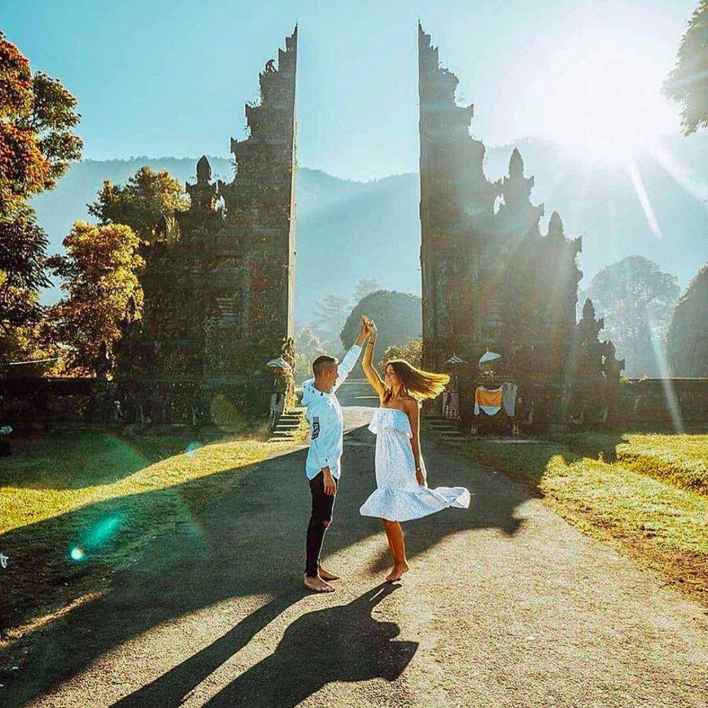 Handara Gate Bali yang bisa jadi spot foto berpasangan (instagram.com/handaragolfresort)