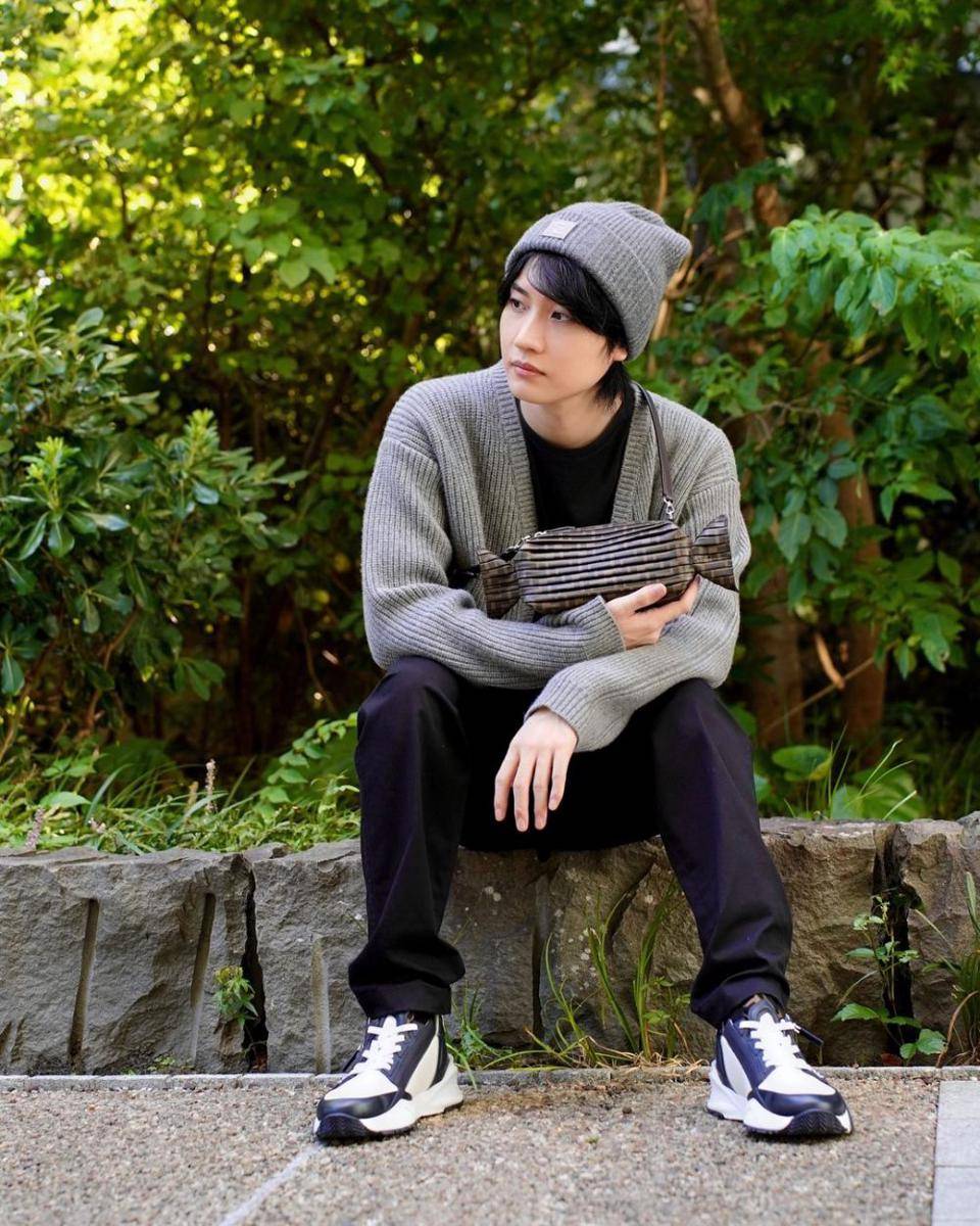 OOTD pakai outer ala Dori Sakurada (instagram.com/dorisakurada)