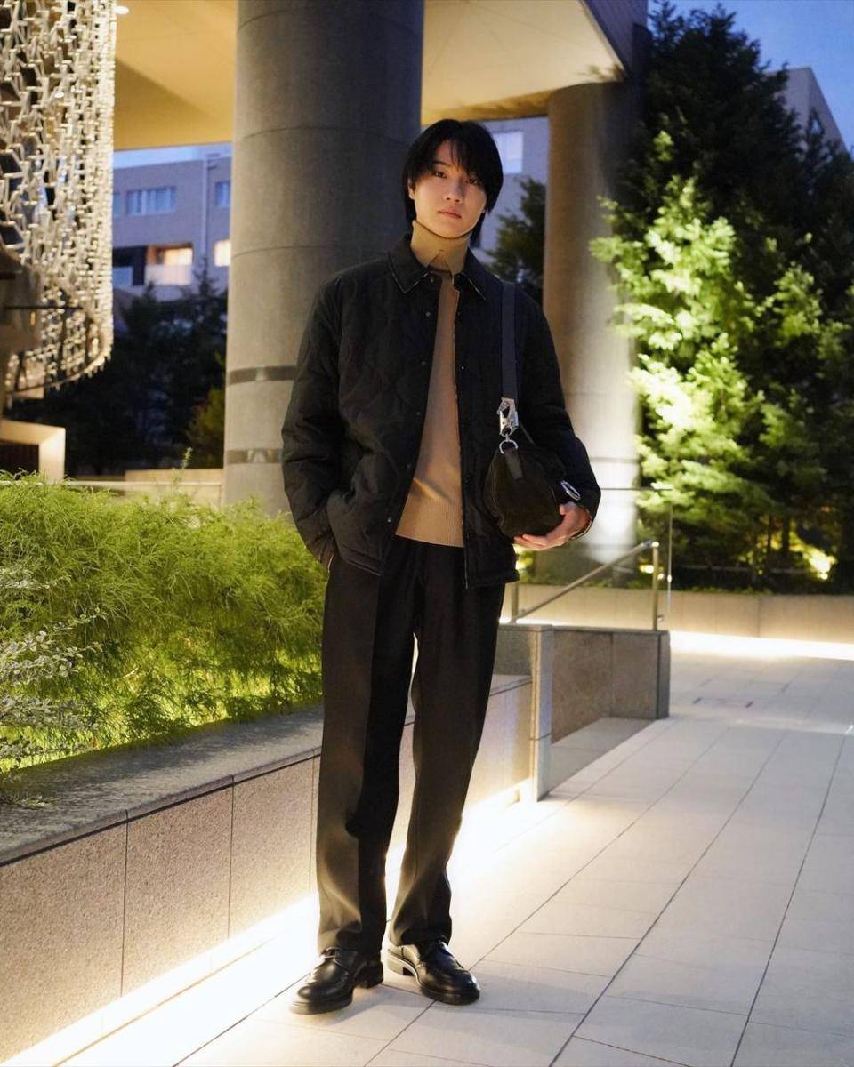 OOTD pakai outer ala Dori Sakurada (instagram.com/dorisakurada)