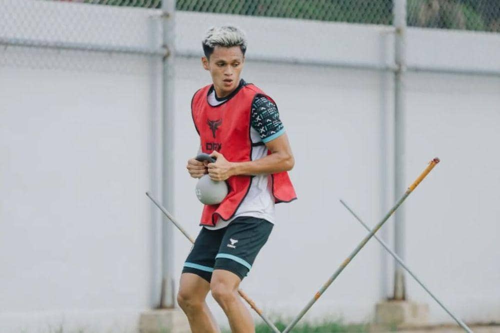 Winger Dzaky Asraf dalam sesi latihan PSM Makassar di Stadion Kalegowa Pallangga pada 14 November 2024. (Instagram.com/psm_makassar)