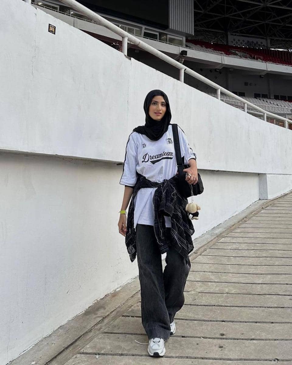 mix and match outfit denim ala Munira Agile (instagram.com/miraagile)