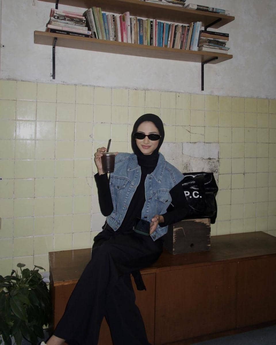 mix and match outfit denim ala Munira Agile (instagram.com/miraagile)