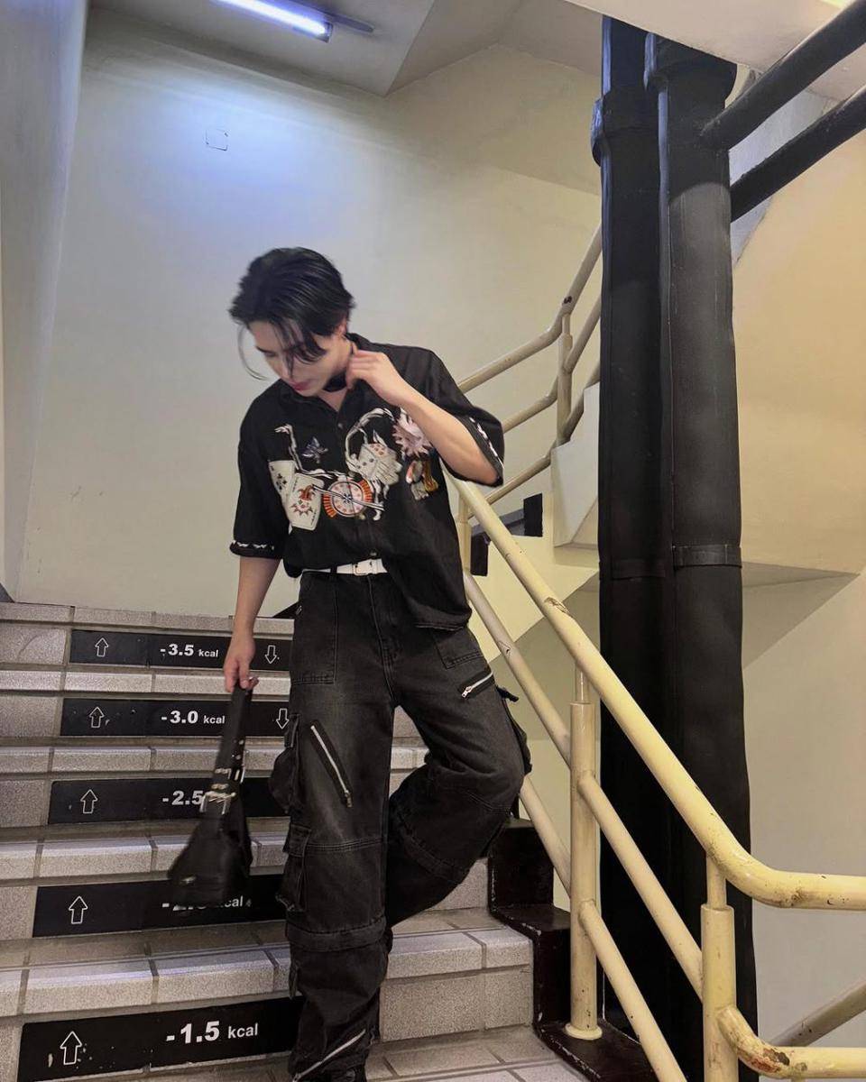 outfit celana kargo ala Aungpao Ochiris (instagram.com/20aungpao)