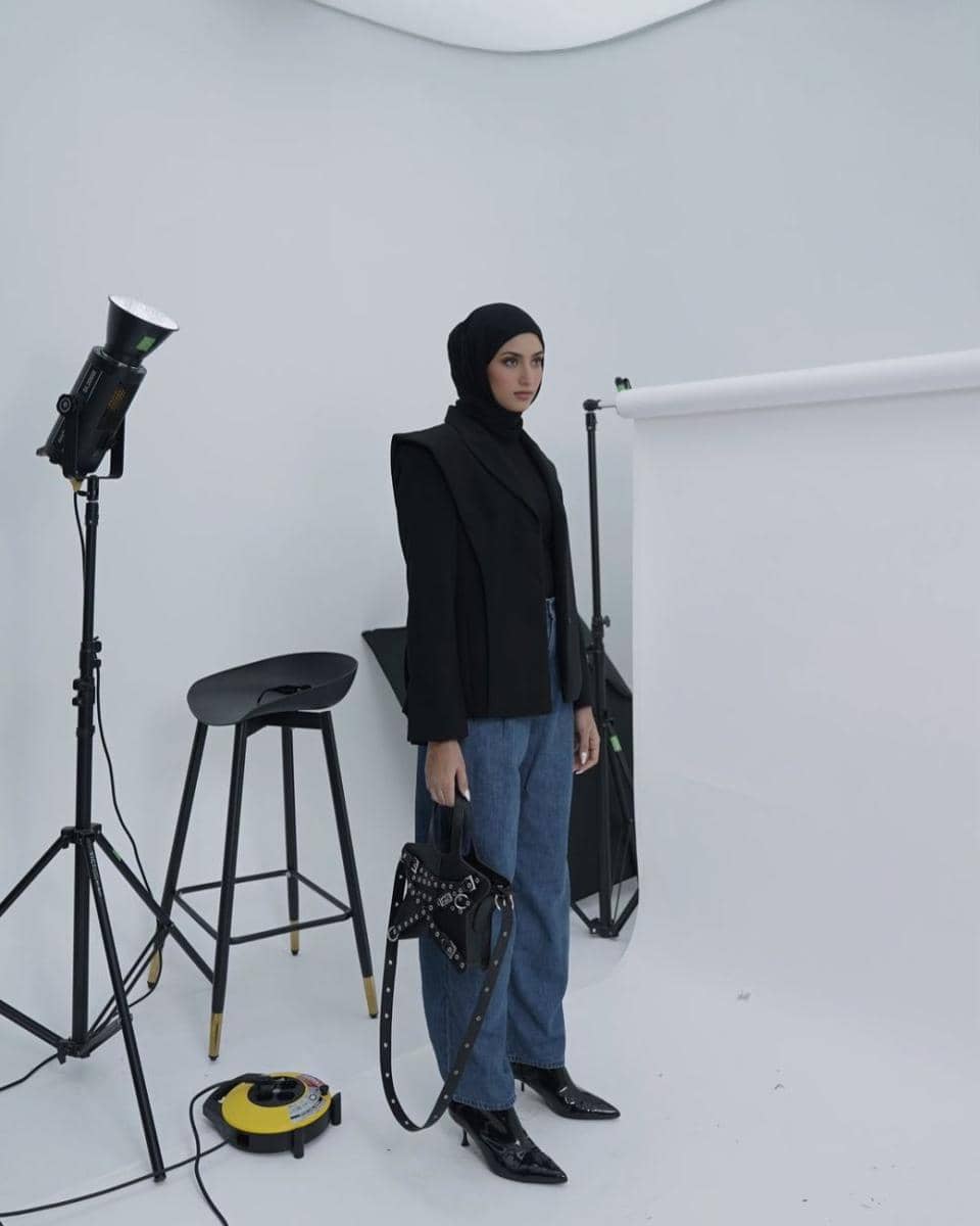 mix and match outfit denim ala Munira Agile (instagram.com/miraagile)