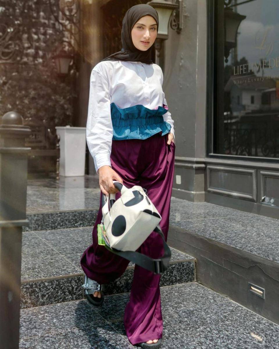 OOTD hijab bergaya edgy ala Munira Agile (instagram.com/miraagile)
