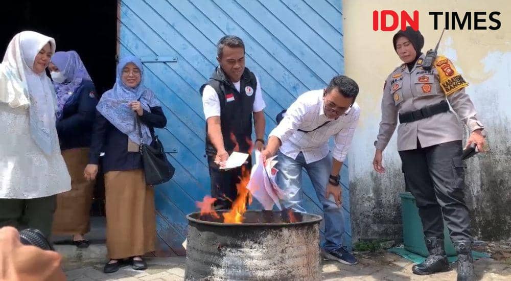 KPU Pontianak Musnahkan 966 Surat Suara Rusak dan Berlebih