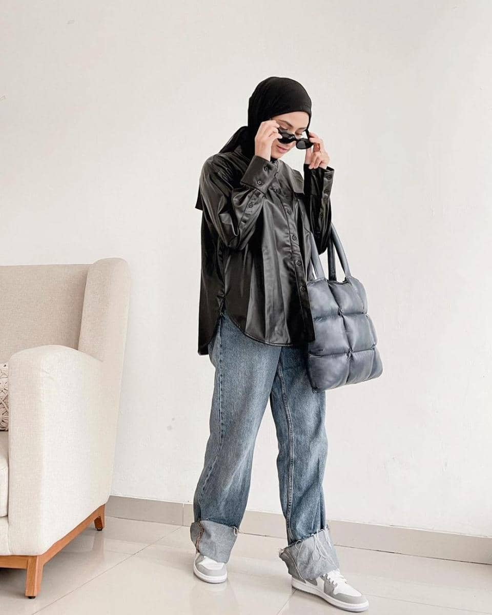 mix and match outfit denim ala Munira Agile (instagram.com/miraagile)