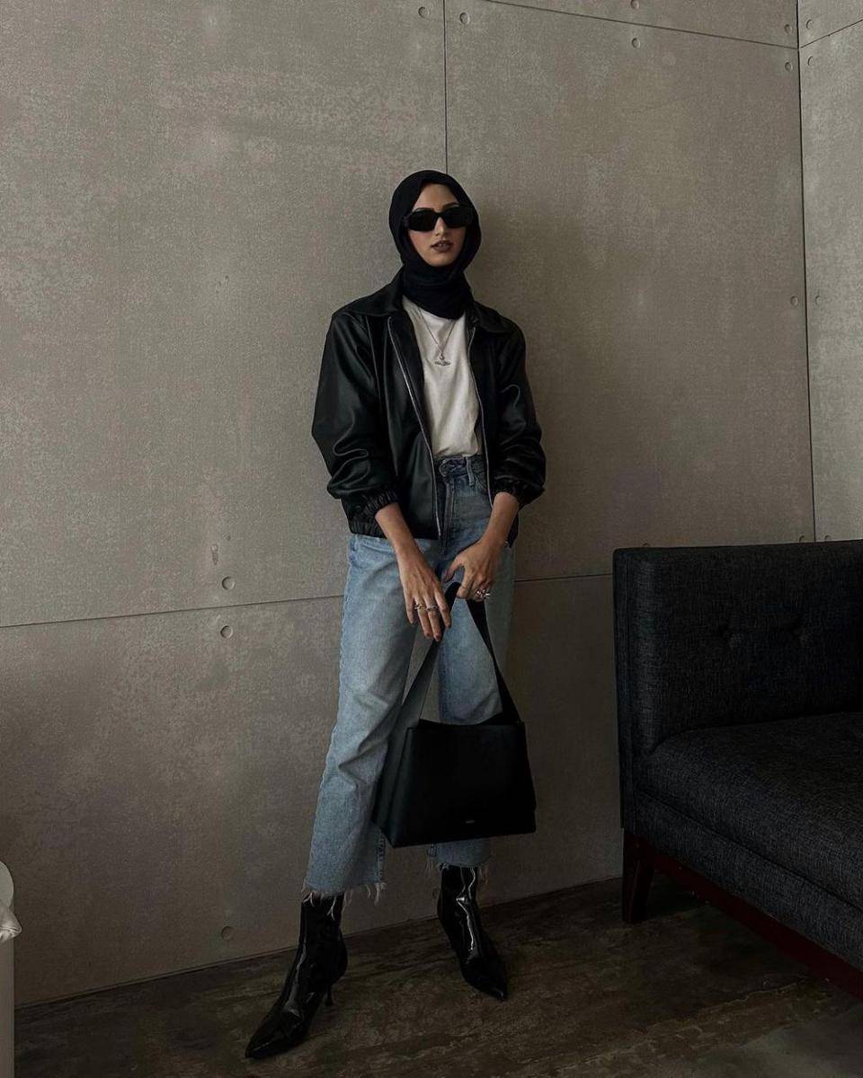 OOTD hijab bergaya edgy ala Munira Agile (instagram.com/miraagile)