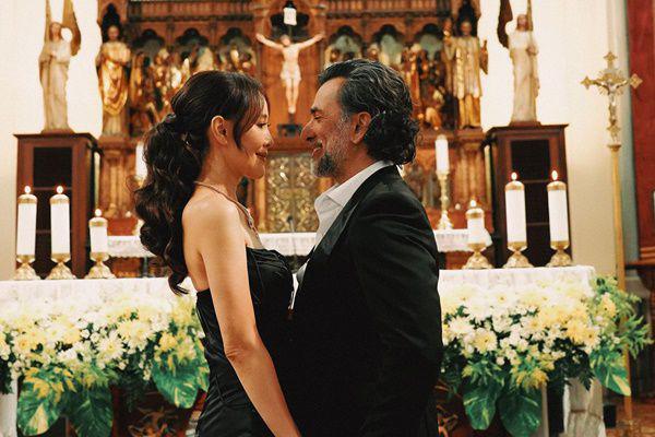 7 Potret Anniversary ke-28 Jeremy Thomas dan Istri
