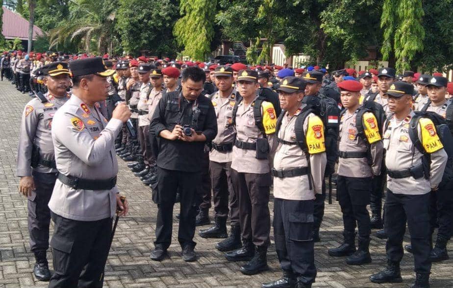 Kapolda Sulsel, Irjen Pol Yudhiawan Wibisono saat cek kesiapan personelnya  / Istimewa