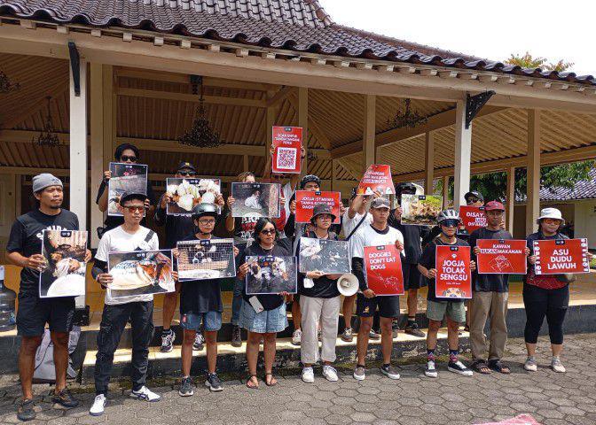 Shaggydog Tuntut Gubernur DIY Terbitkan Perda Larangan Daging Anjing