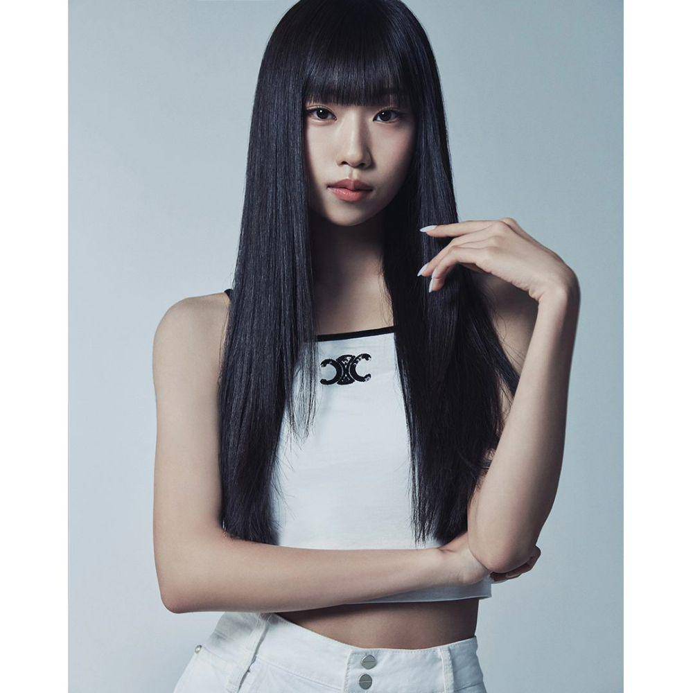 Jungeun izna (instagram.com/izna_offcl)