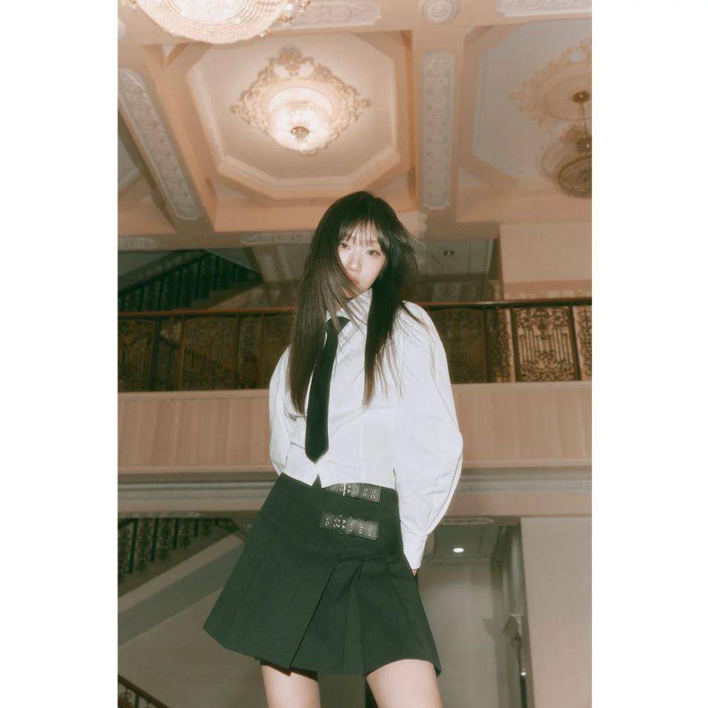 Jungeun izna (instagram.com/izna_offcl)