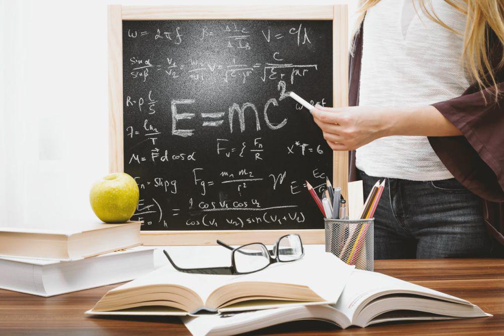 40 Soal PAS Fisika Kelas 12 Semester 1 Beserta Kunci Jawaban