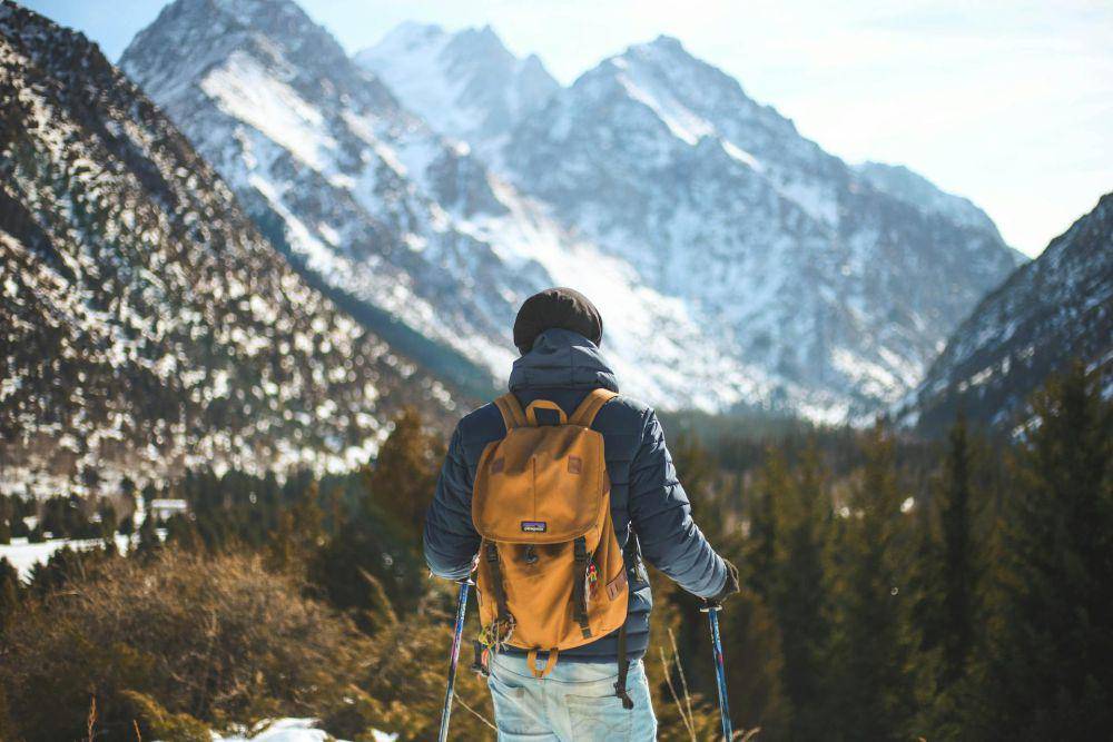ilustrasi hiking (pexels.com/Oziel Gómez)