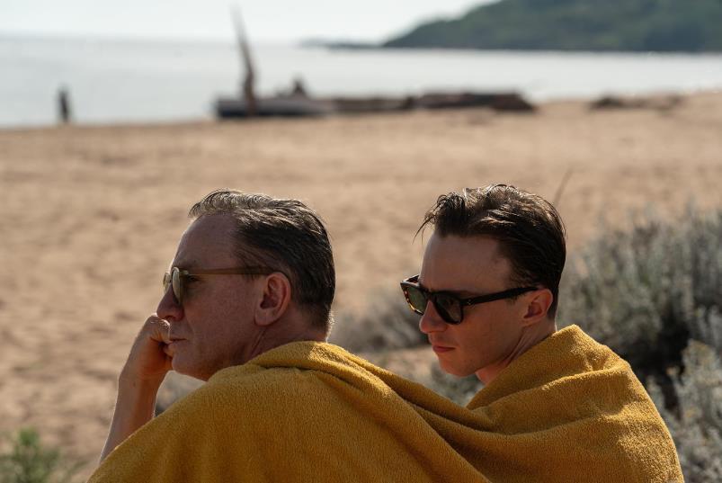 Sinopsis Film Queer, Daniel Craig Tampil Erotis