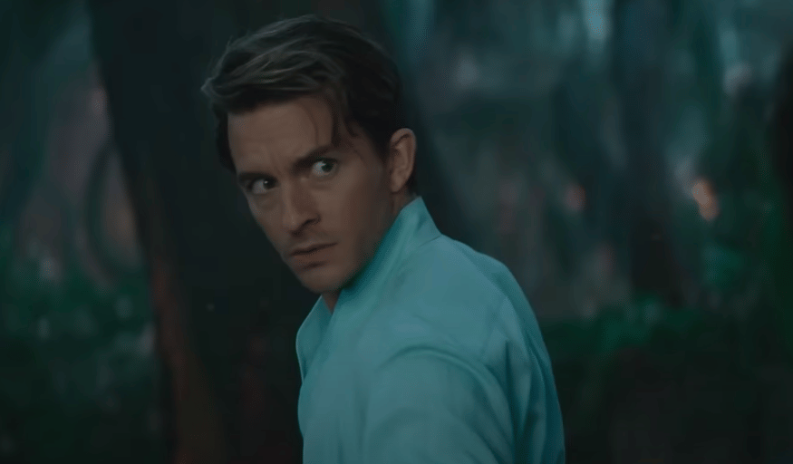 Jonathan Bailey sebagai Fiyero dalam Wicked 