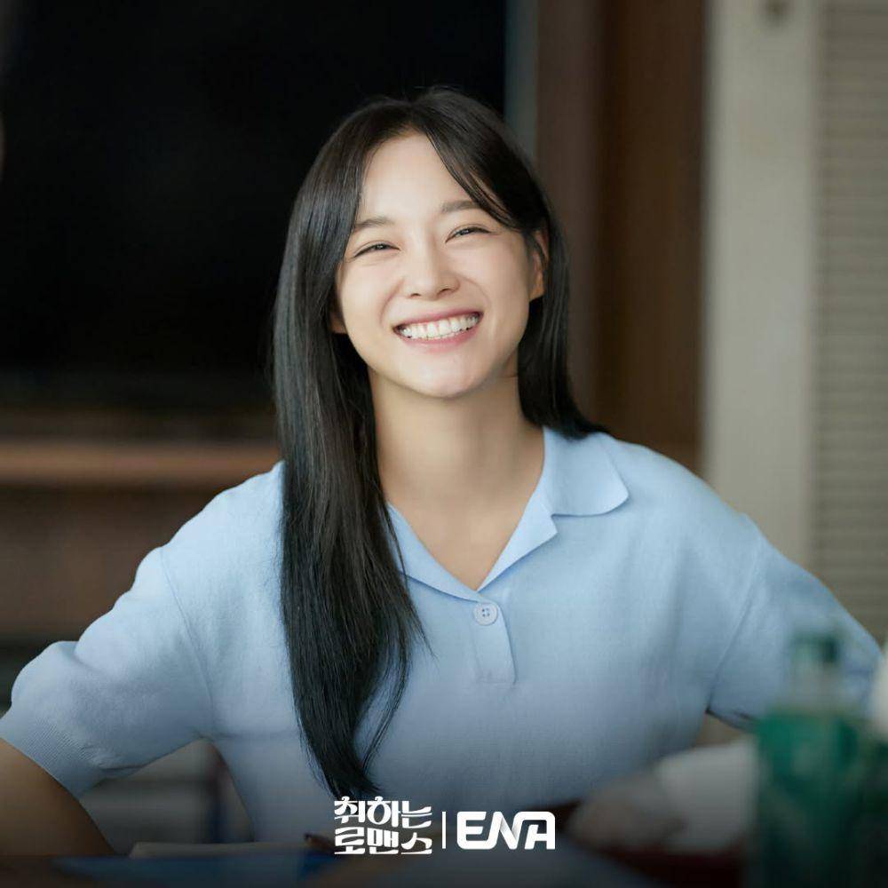 Kim Se Jeong di drama Brewing Love (instagram.com/channel.ena.d)
