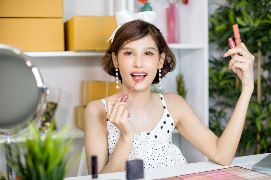 Cushion atau Concealer Dulu? Ini Urutan yang Benar