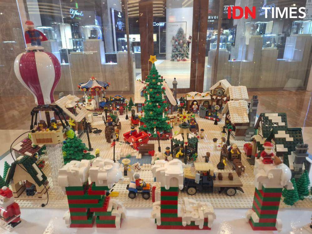 LEGO Gift The Superpower of Play di Pacific Place Mall, Jakarta, pada 22 November 2024 (IDN Times/Adyaning Raras)