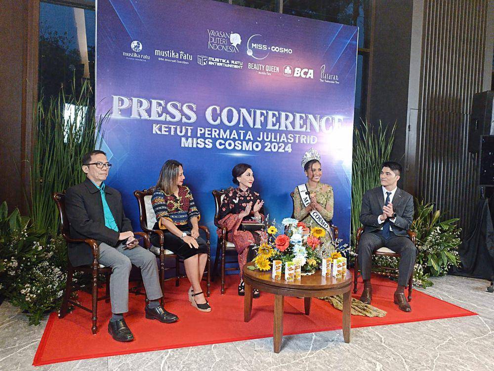 Konferensi Pers Miss Cosmo 2024 di Hutan Kota by Plataran. 25 November 2024. (IDN Times/M. Tarmizi Murdianto)