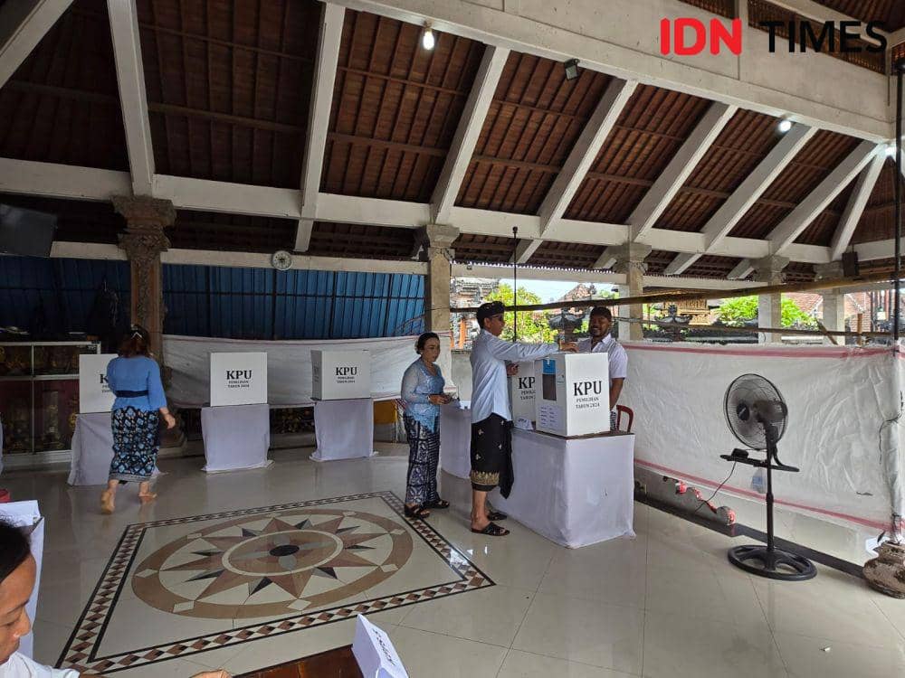 Ilustrasi pemungutan suara pada Pilkada 2024, Rabu (27/7/2024) (IDNTimes/Wira Sanjiwani)