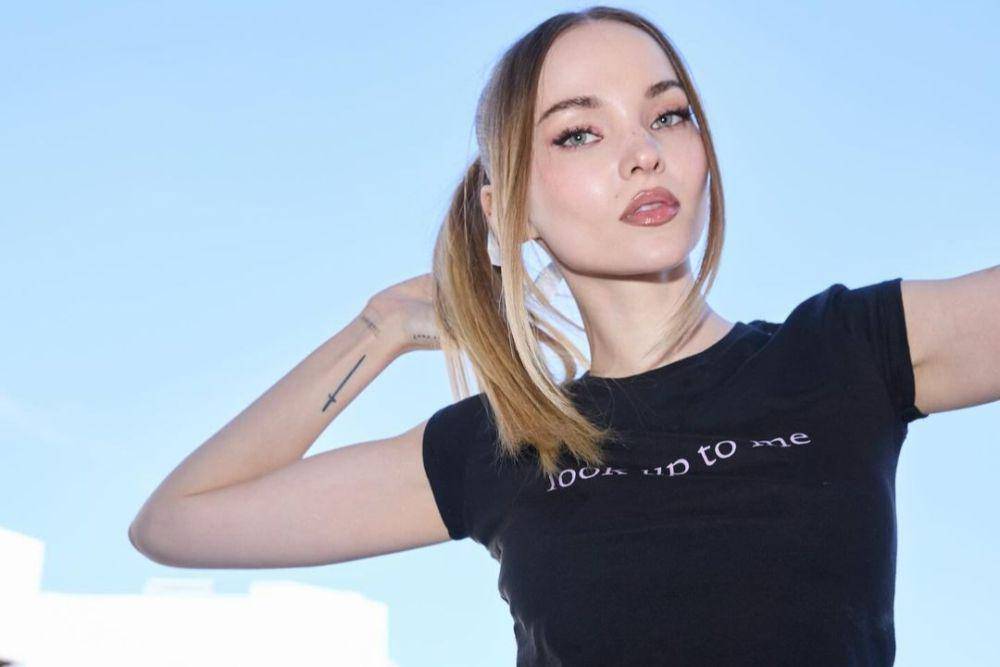 Dove Cameron (instagram.com/dovecameron)