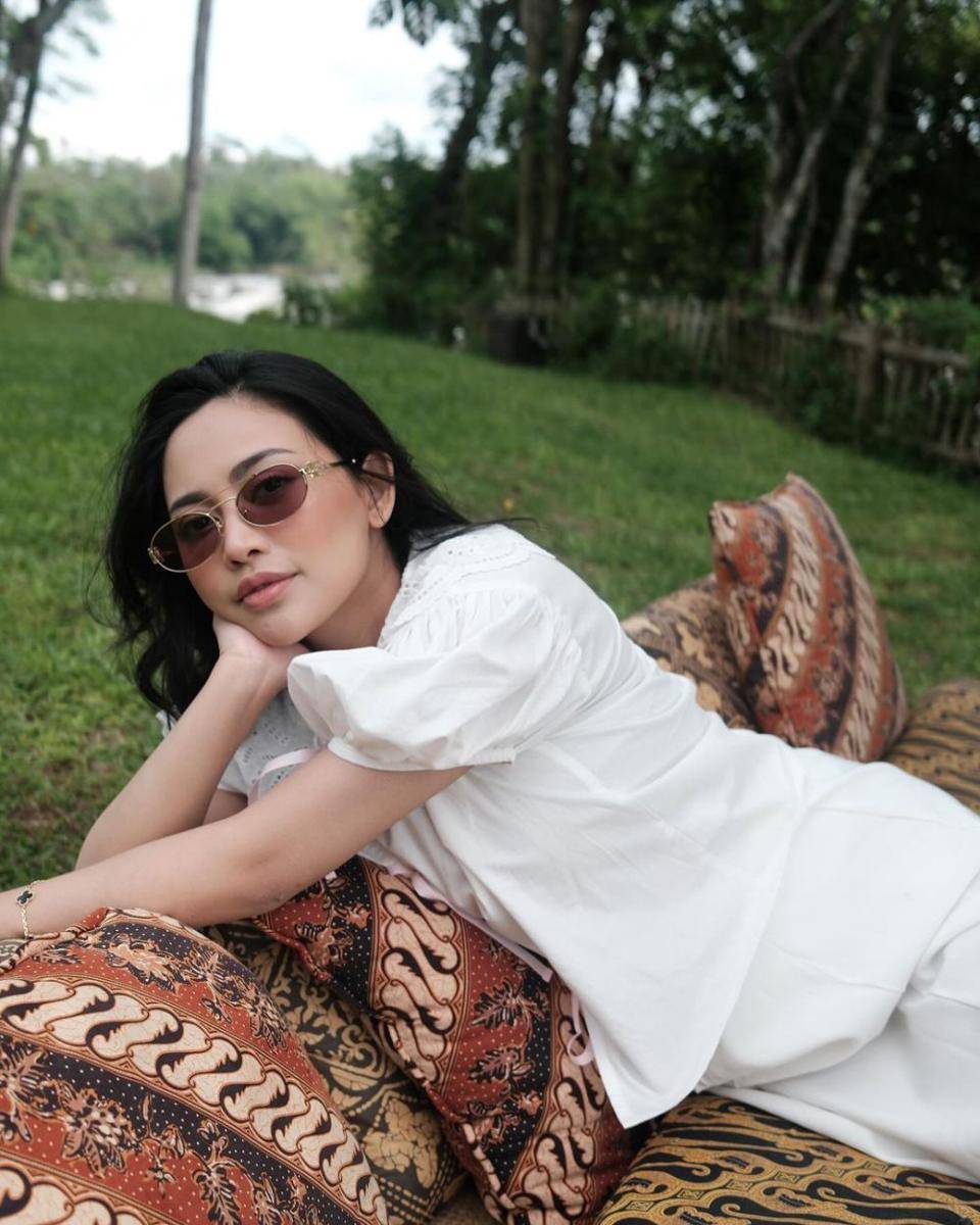 Rachel Vennya piknik di Sungai Progo. (instagram.com/rachelvennya)