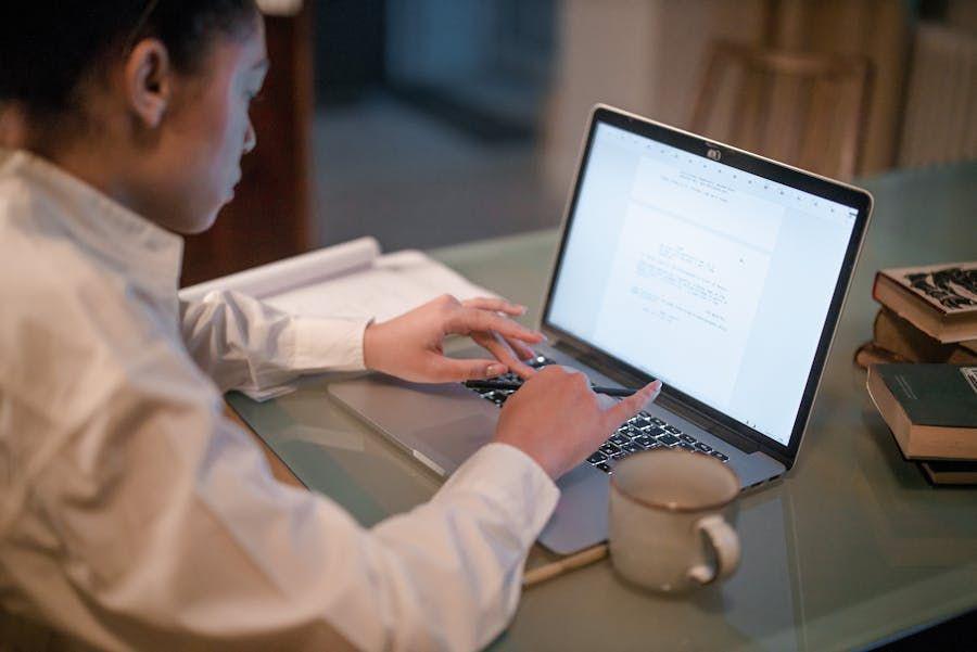 9 AI Review Jurnal Ilmiah Online, Bisa Pakai Blackbox AI