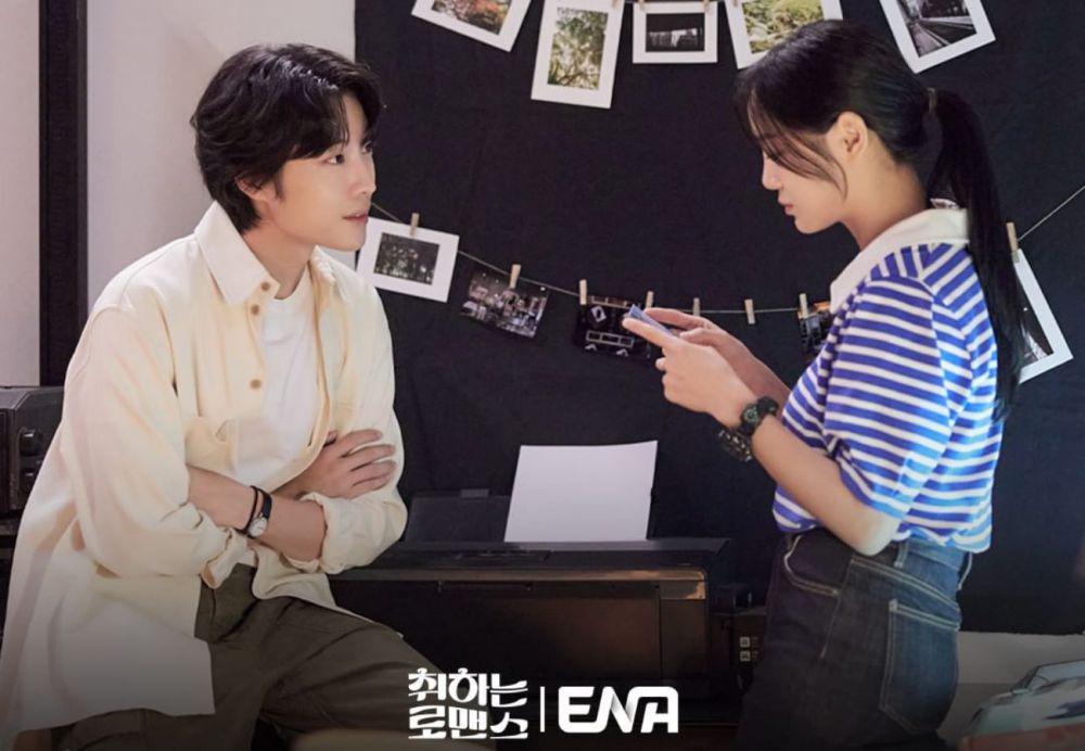 7 Sikap Yong Joo yang Bikin Min Joo Terkesan di Drama Brewing Love