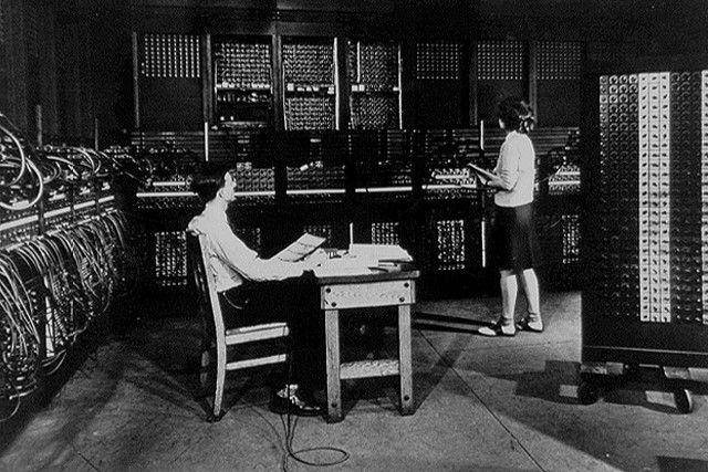 Tampilan ENIAC yang menjadi komputer pertama di dunia. (commons.wikimedia.org/USGov-Military-Army)