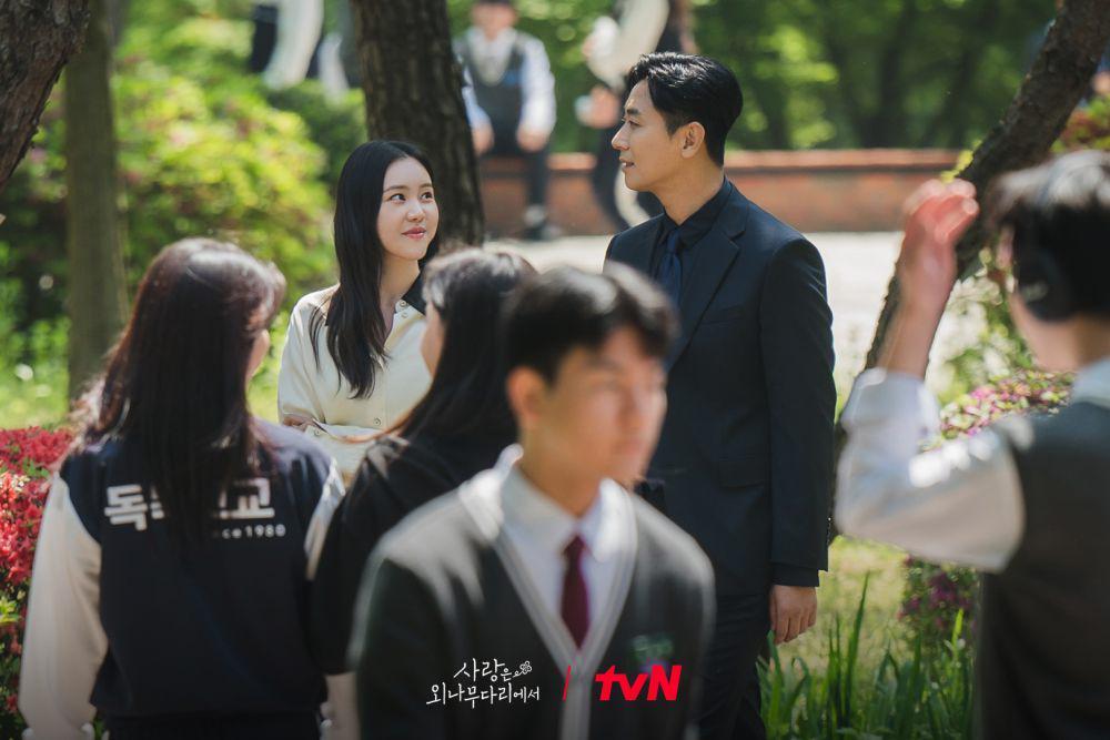 Kim Ye Won dan Ju Ji Hoon di Love Your Enemy (dok. tvN/Love Your Enemy)
