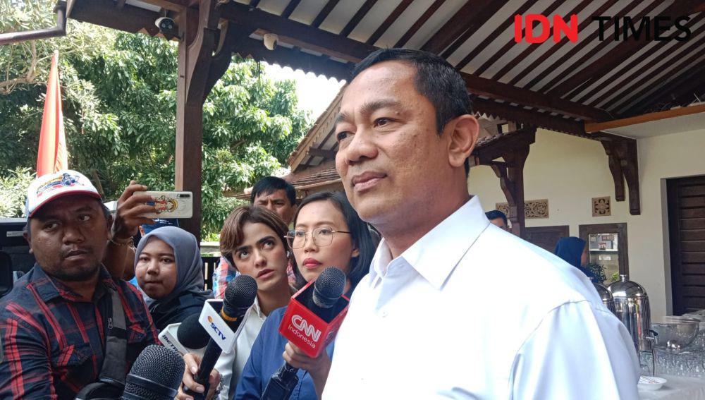 Hendi Nyoblos Duluan di TPS Lempongsari Semarang: Mudah-mudahan Maksimal