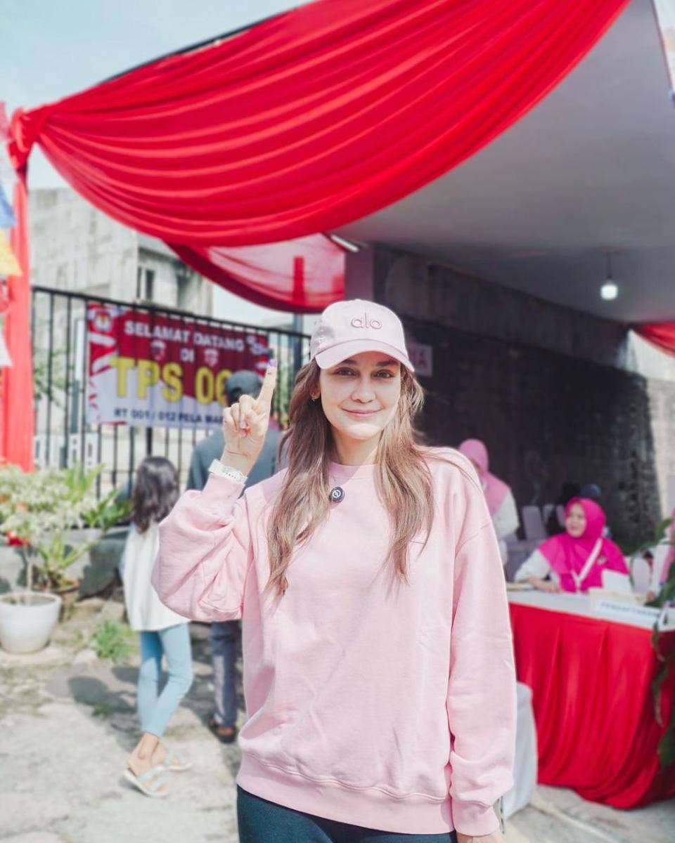 Artis Indonesia Nyoblos Pilkada 2024 (Instagram.com/lunamaya)