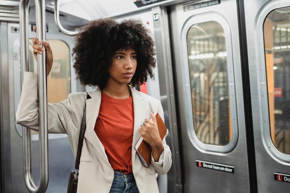 7 Etika saat Naik Kereta biar Perjalanan Aman dan Nyaman untuk Semua