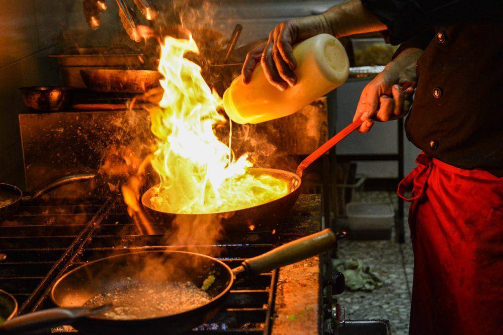 ilustrasi menggoreng (pixabay.com/zoli2003)