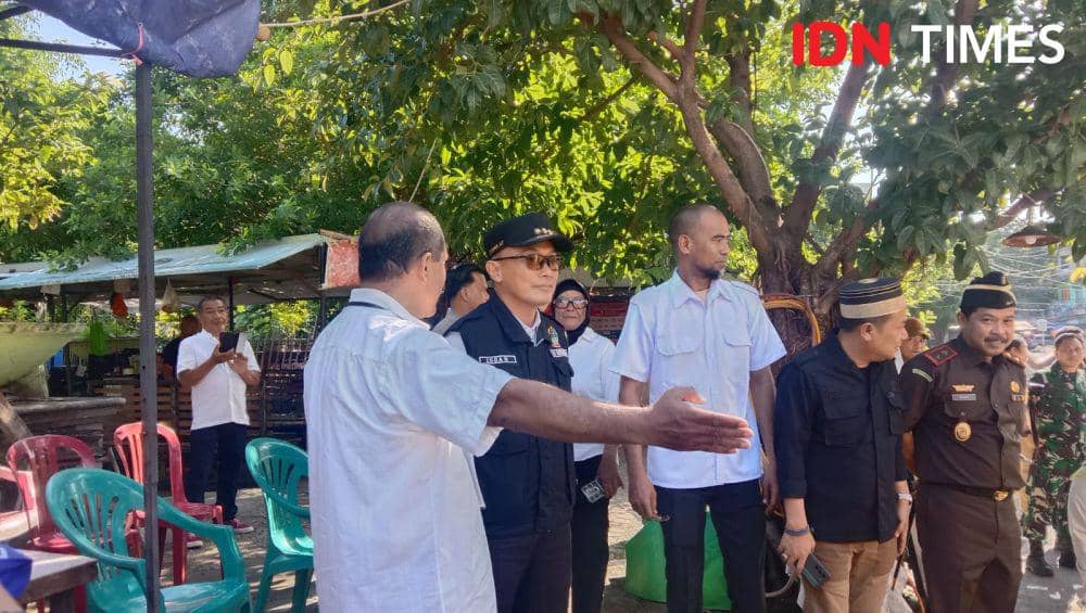 Pj Gubernur Sulsel Tinjau TPS Pilkada di Enam Daerah: Doakan Lancar