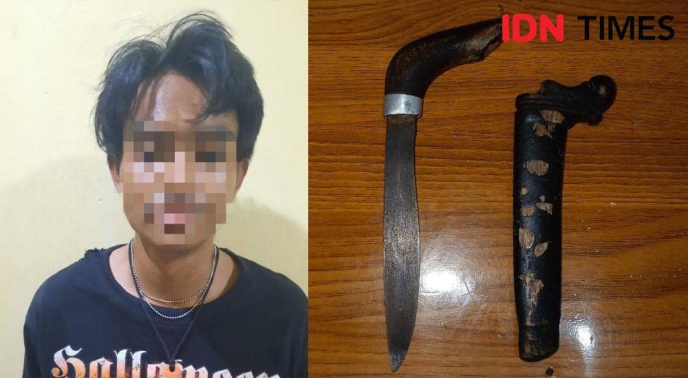 Tersangka RS dan barang bukti badik yang digunakan untuk menganiaya korban. (Dok. Polresta Balikpapan)