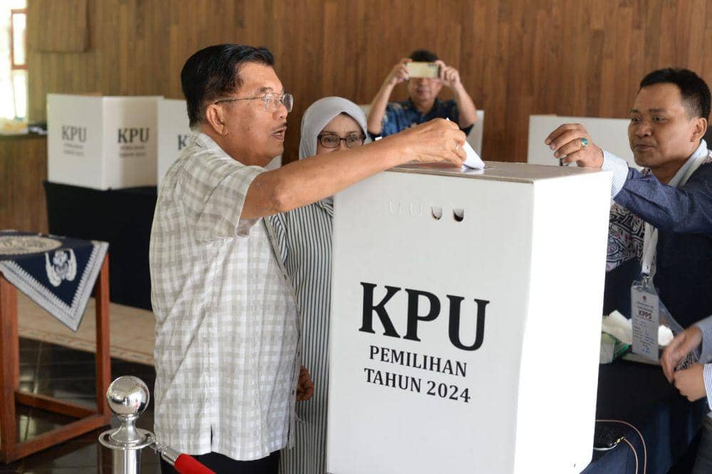 Nyoblos Bareng Istri, JK: Semoga yang Dipilih Berbobot