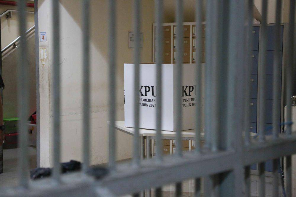 Tahanan KPK lakukan pencoblosan dari Rutan KPK pada Rabu (27/11/2024). (dok. Humas KPK)