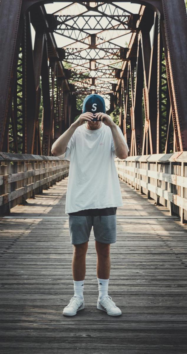 ilustrasi T-shirts (pexels.com/the happiest face =))