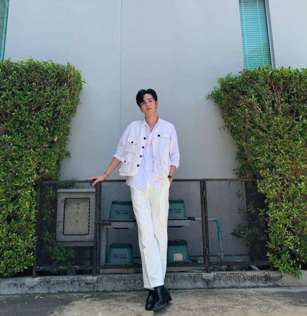 outfit layering ala Yoon Phusanu (Instagram.com/yoonpsn)