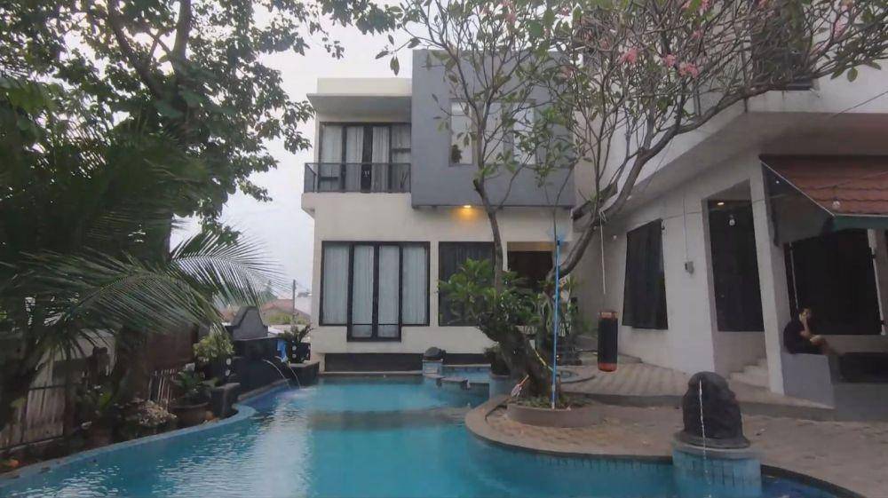 rumah Rano Karno (YouTube.com/The Sungkars)