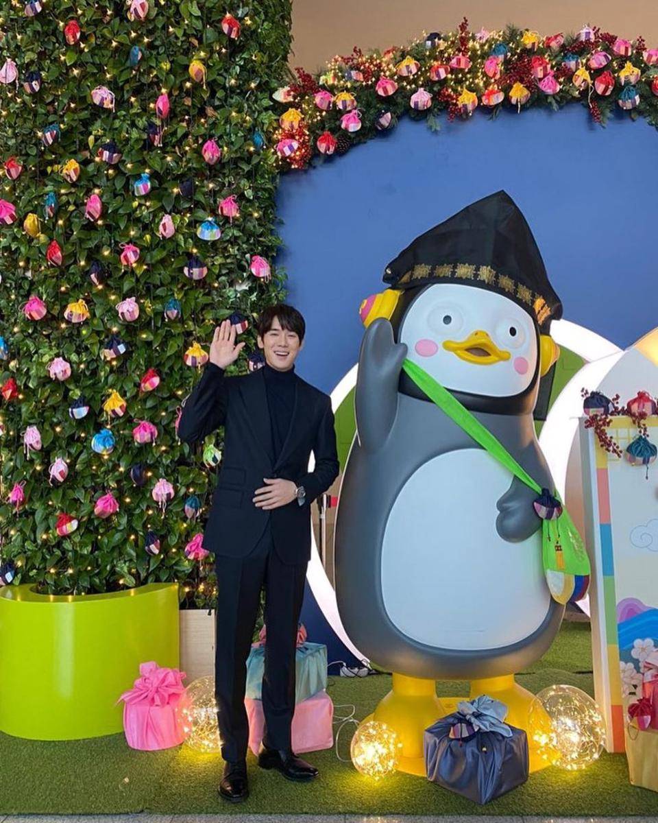 Yoo Yeon Seok (instagram.com/yoo_yeonseok)