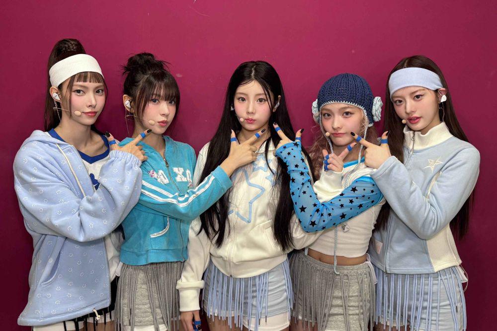 Lirik Lagu Baby It's Both (Tick-Tack English Version) - ILLIT